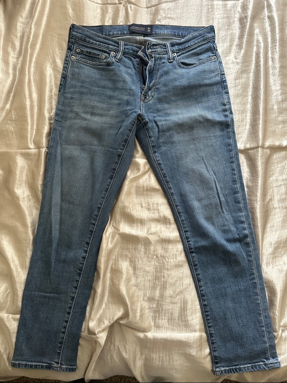 Abercrombie & Fitch Men's 30x30 Athletic Skinny Medium Blue Wash Fit Jeans